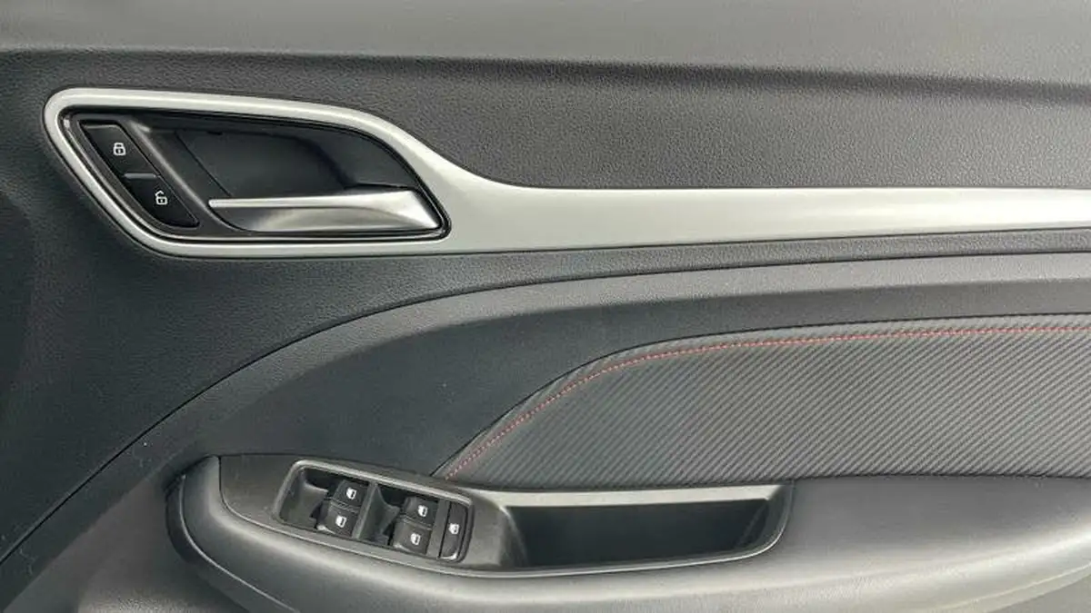 2022-mg-zs-suv-10t-gdi-exclusive-auto-big-18