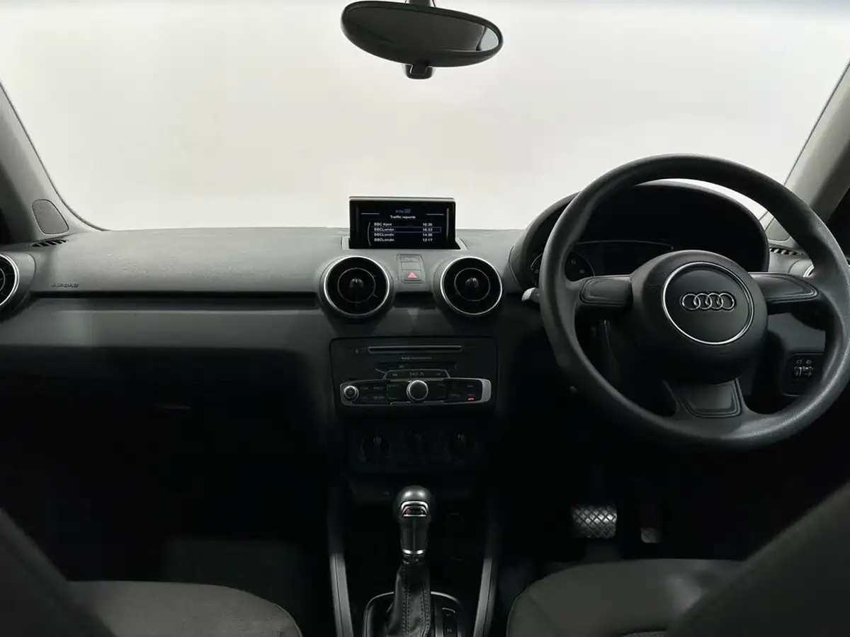 2016-audi-a1-10-tfsi-se-sportback-5d-s-tronic-big-15