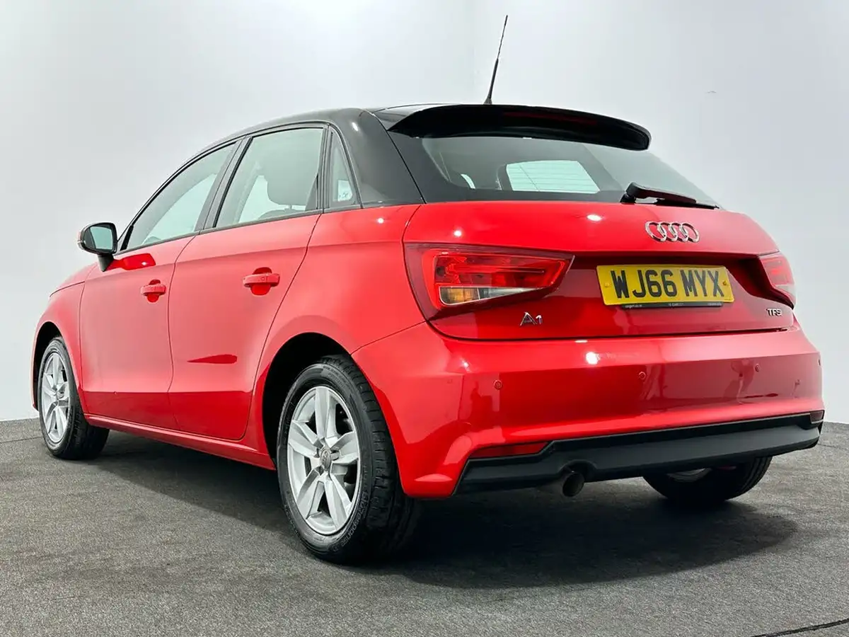 2016-audi-a1-10-tfsi-se-sportback-5d-s-tronic-big-39