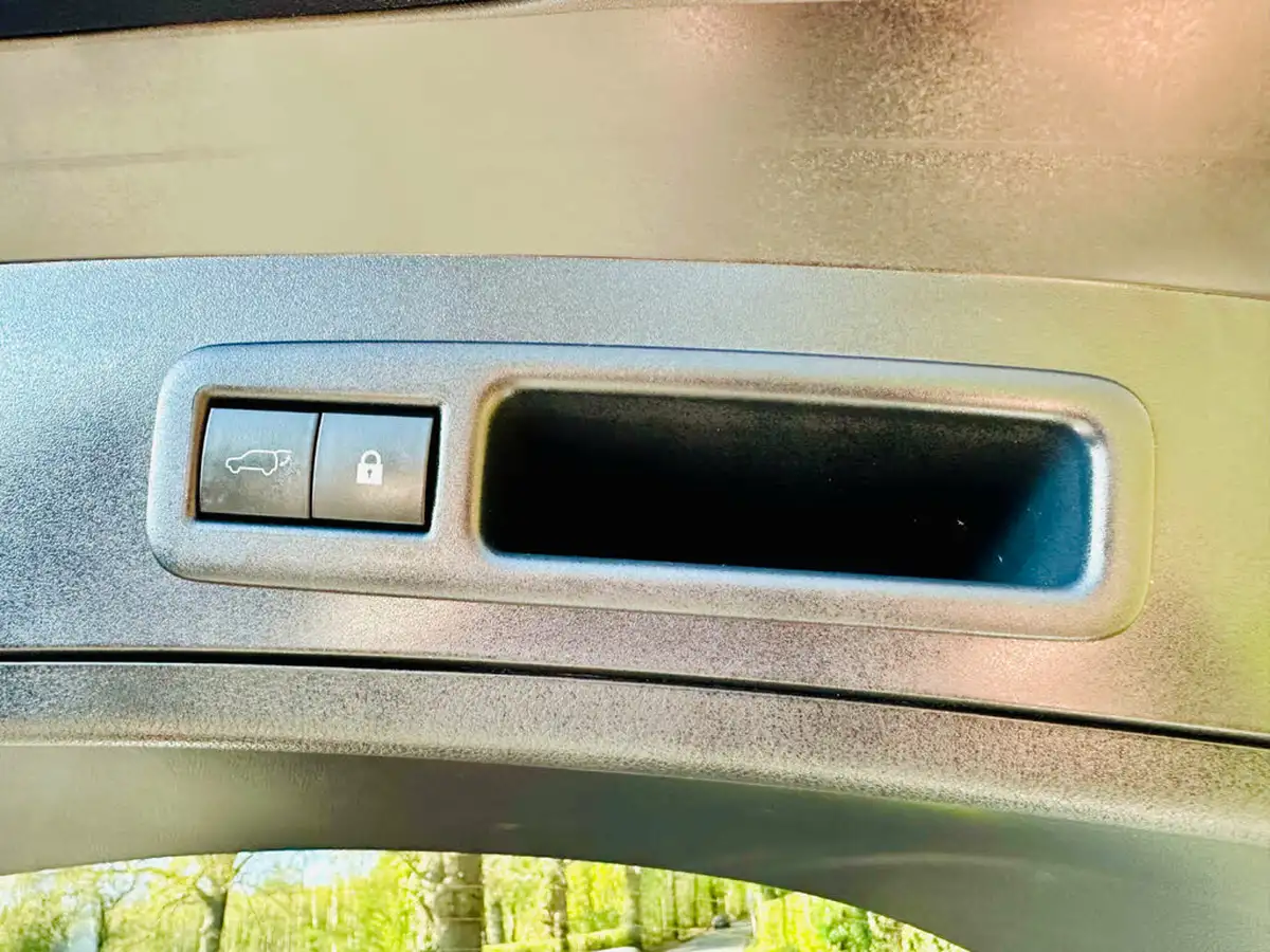 2021-lexus-ux-250h-20-takumi-big-49