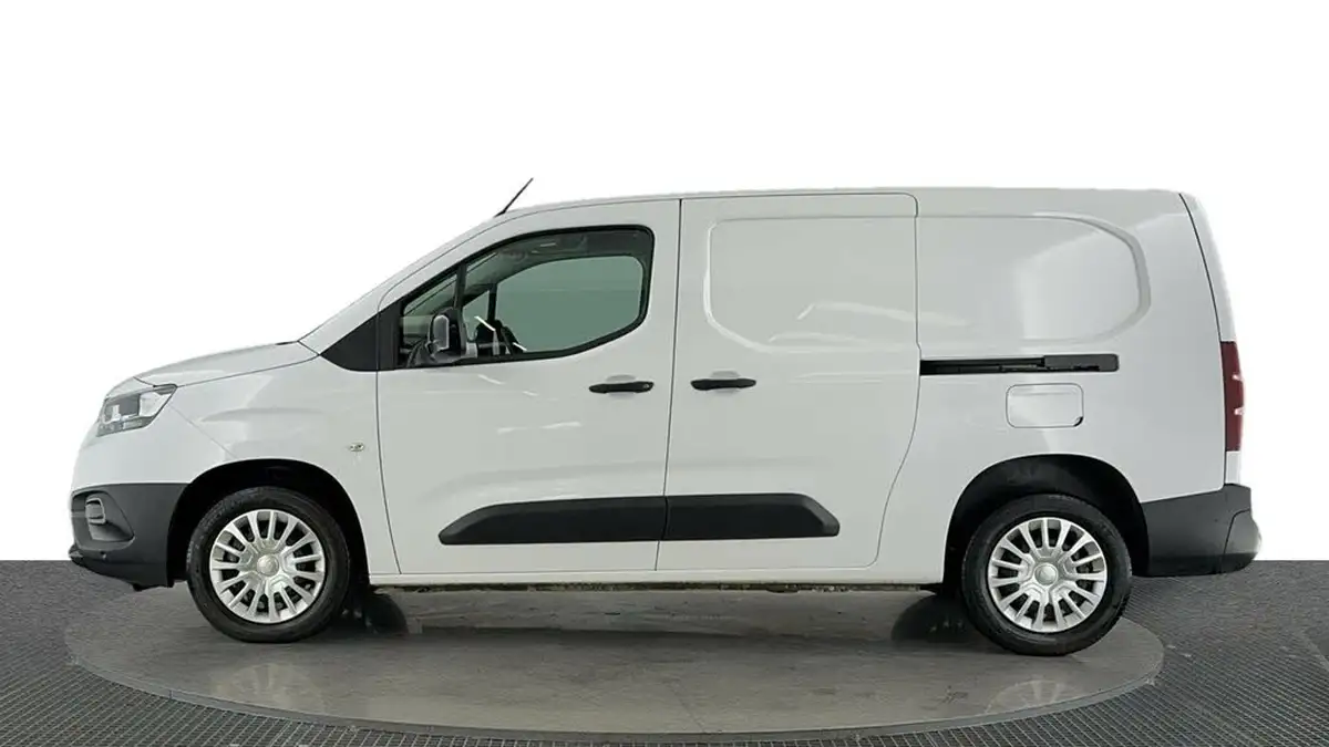 2023-toyota-proace-city-15d-icon-l2-big-1