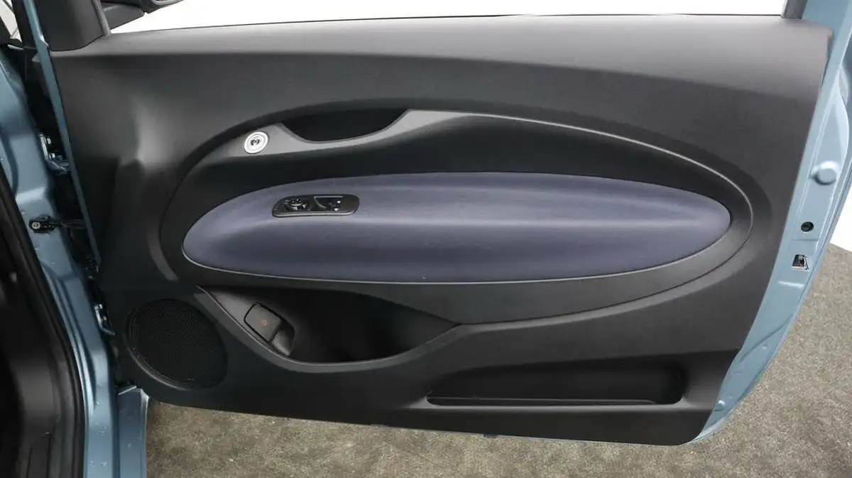 2021-fiat-500-e-icon-big-14