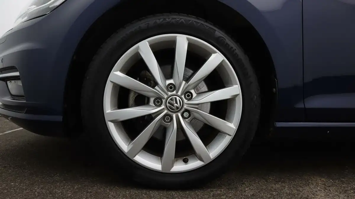 2020-volkswagen-golf-20tdi-gt-edition-estate-dsg-big-18