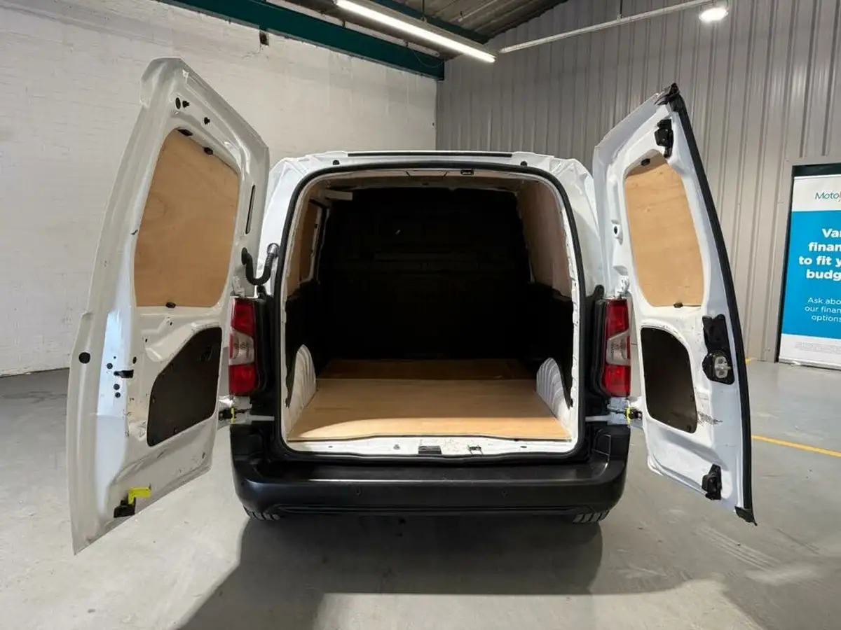 2021-citroen-berlingo-15bluehdi-650-x-panel-big-12