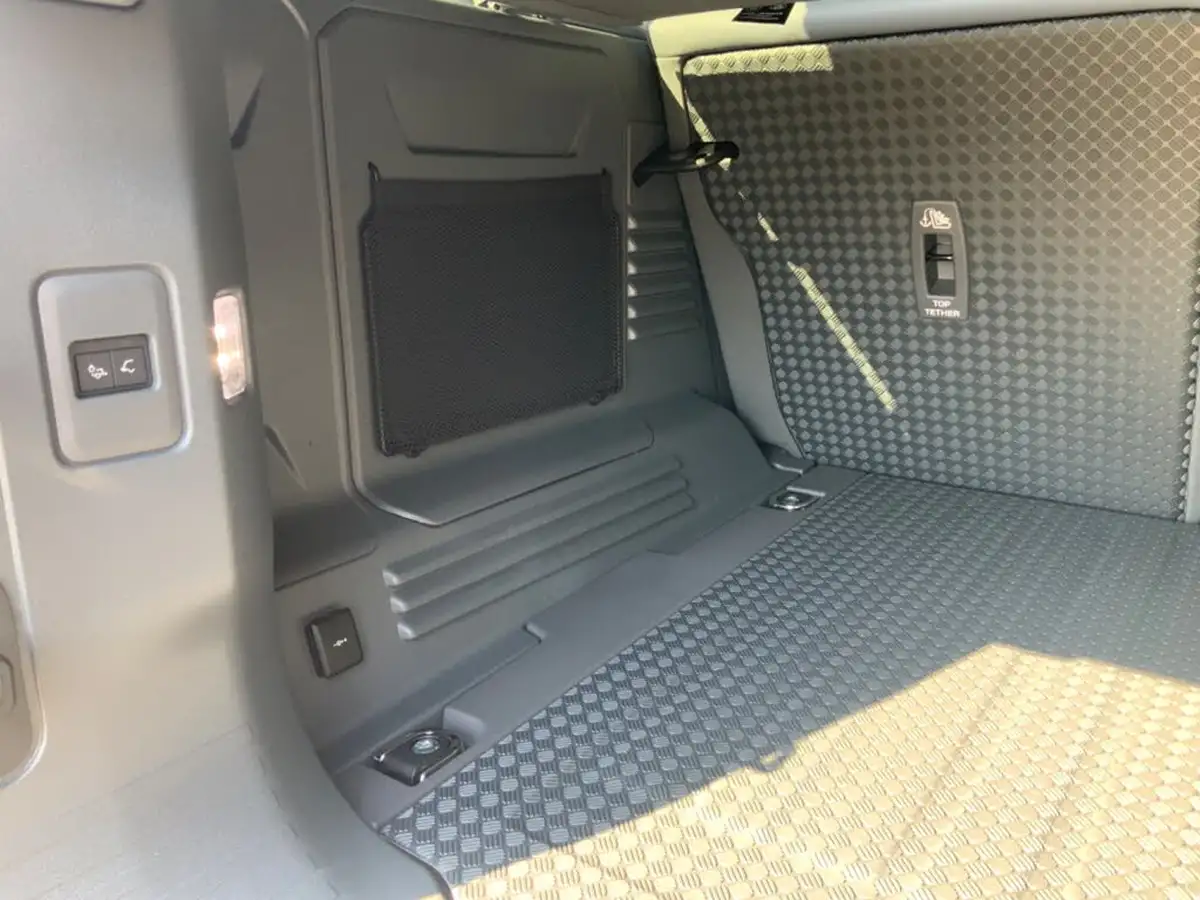 2024-land-rover-110-defender-30-d250-x-dynamic-hse-2996cc-big-11