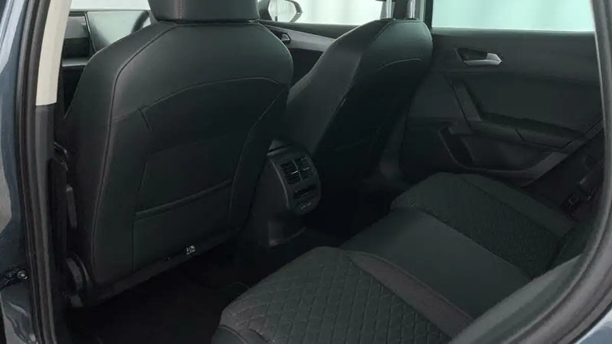 2022-seat-leon-14-e-hybrid-fr-hatchback-big-31