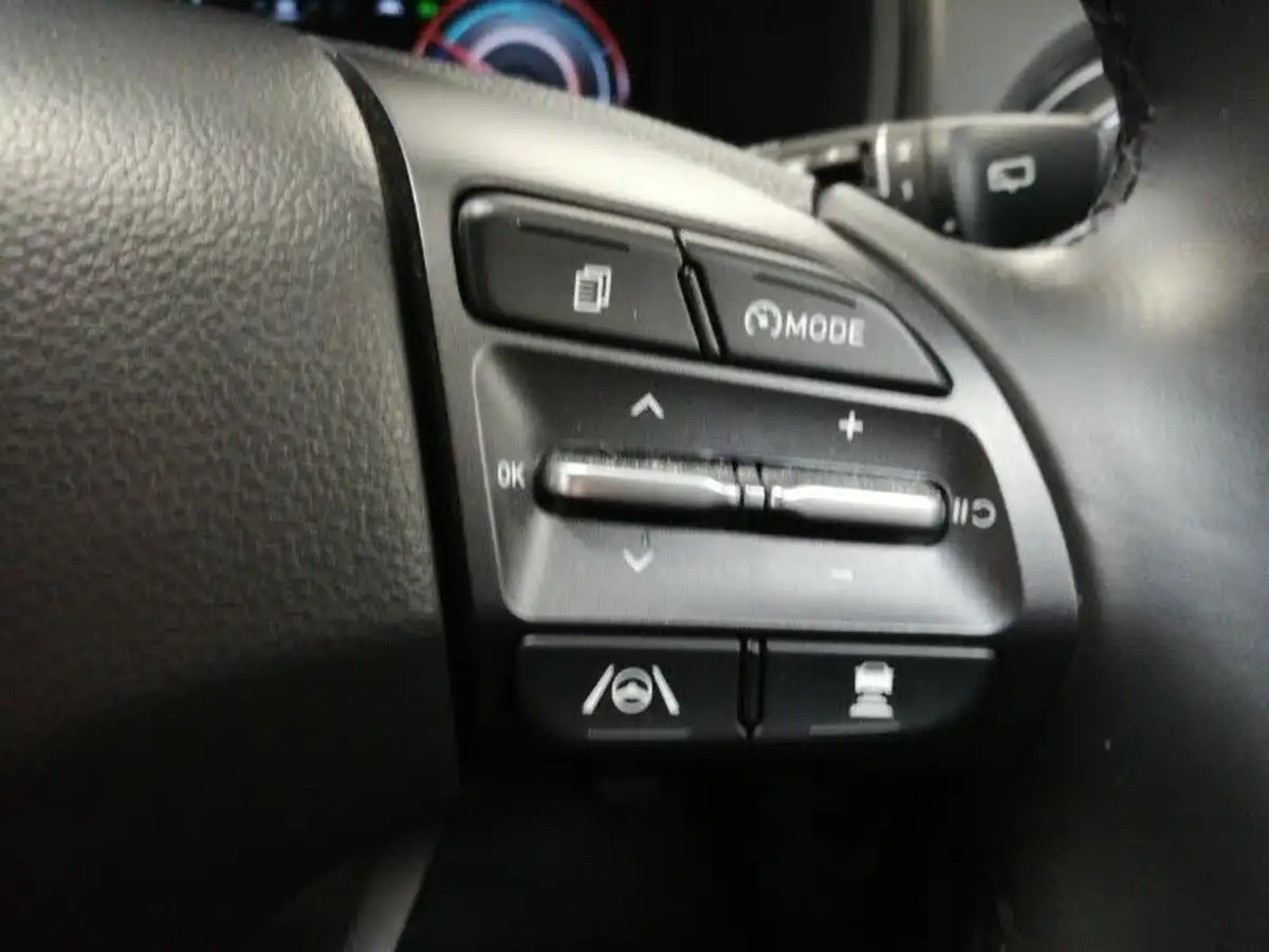 2022-hyundai-kona-16-gdi-premium-big-13