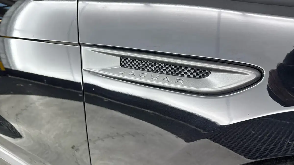 2019-jaguar-f-pace-30td-300-sport-big-28