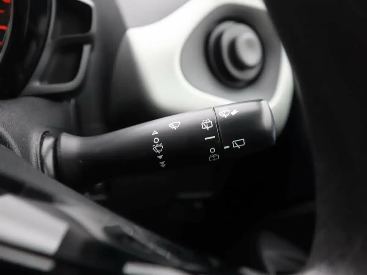 2018-citroen-c1-10-vti-feel-68ps-5d-big-19