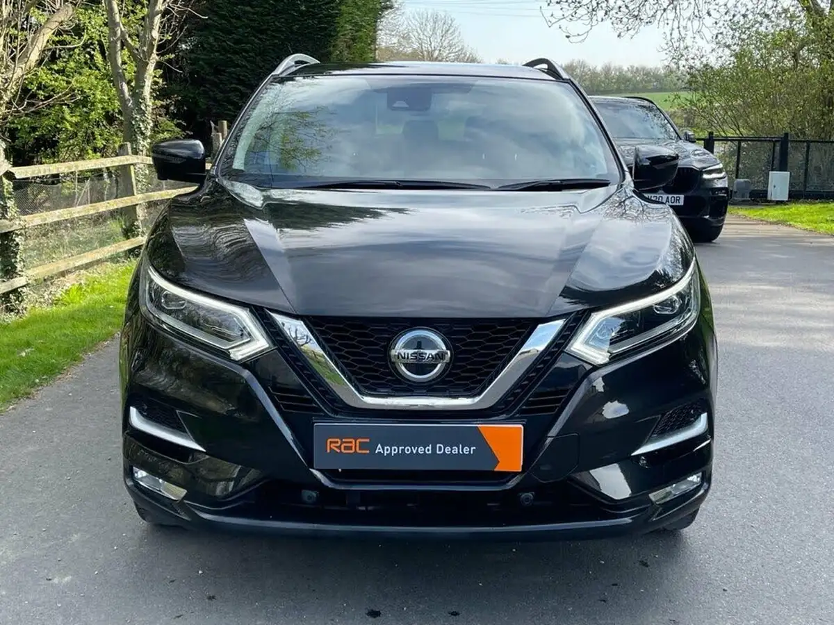 2019-nissan-qashqai-13-dig-t-tekna-140ps-big-2