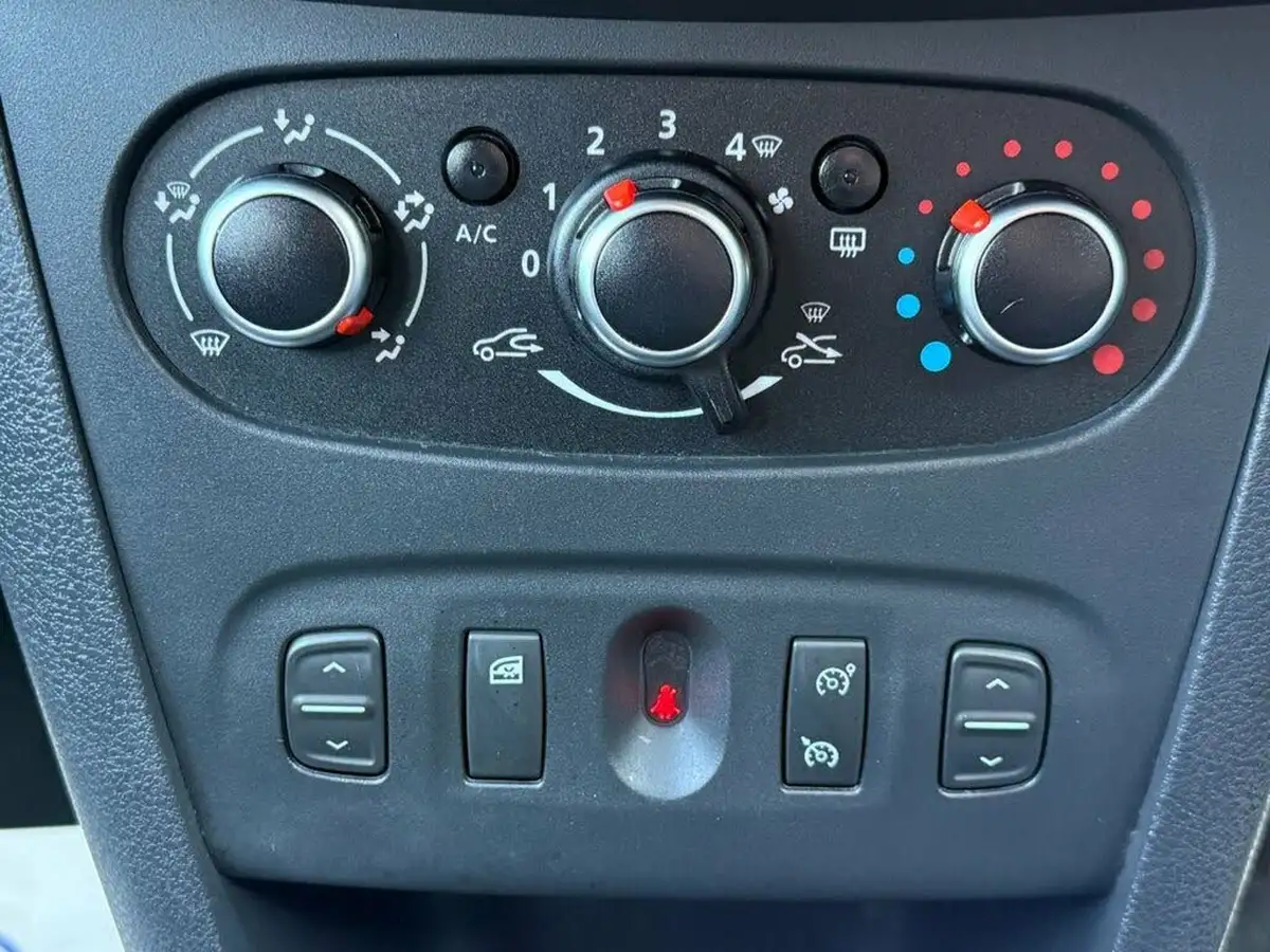2018-dacia-sandero-stepway-09-tce-laureate-big-25