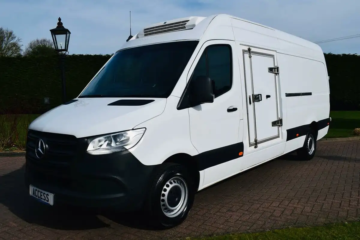 2021-mercedes-benz-sprinter-20cdi-317-l4h2-progressive-170pseu6dt-panel-eco-gear-360-big-1
