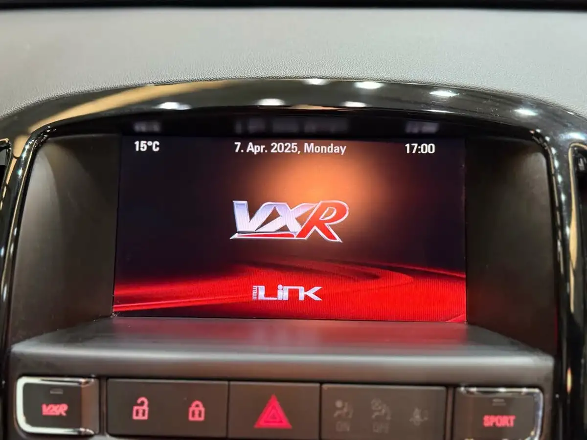 2017-vauxhall-gtc-20i-vxr-big-42