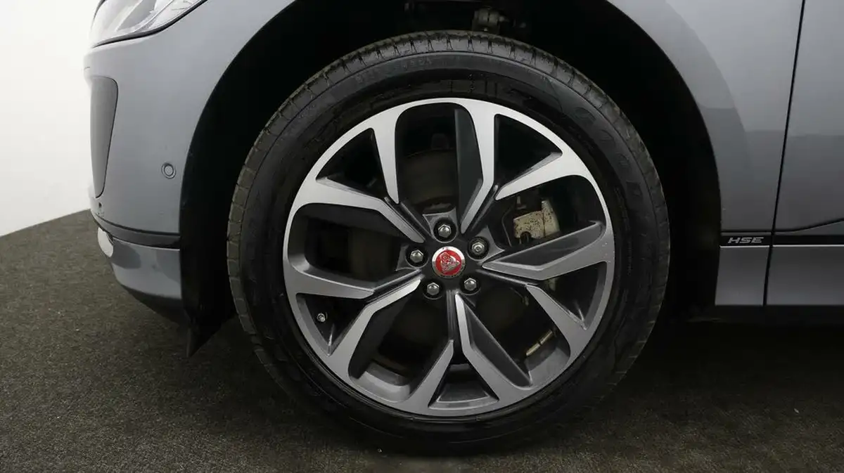2021-jaguar-i-pace-ev400-hse-big-17