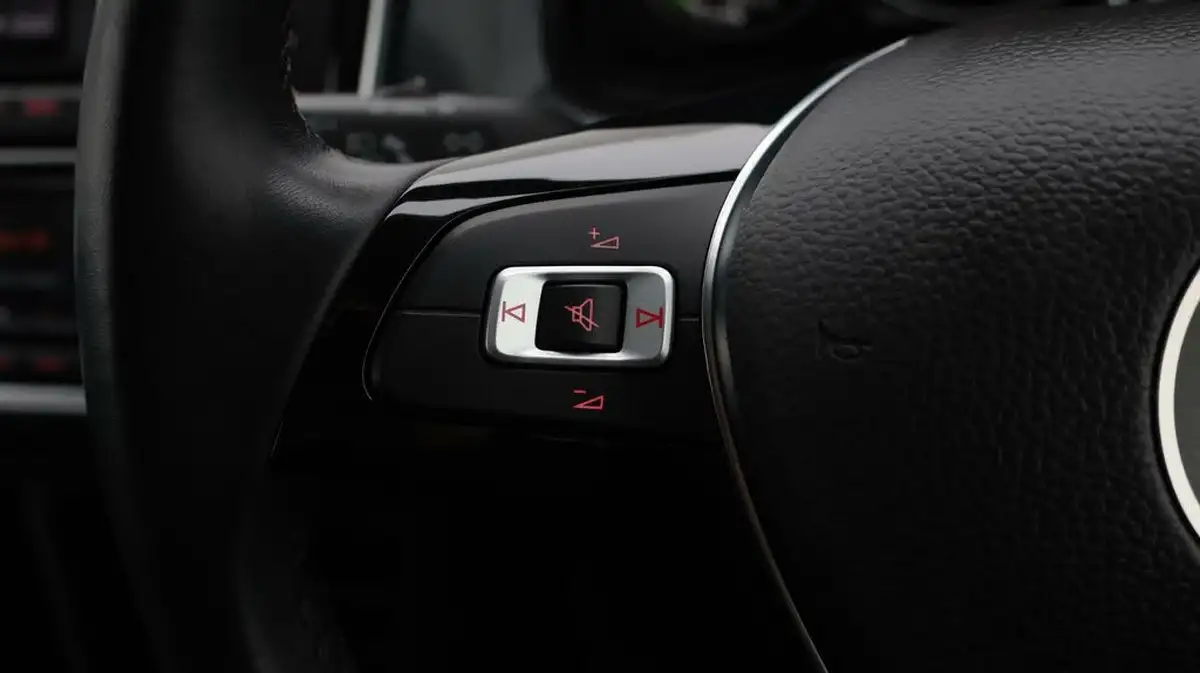 2022-volkswagen-up-e-e-up-big-23