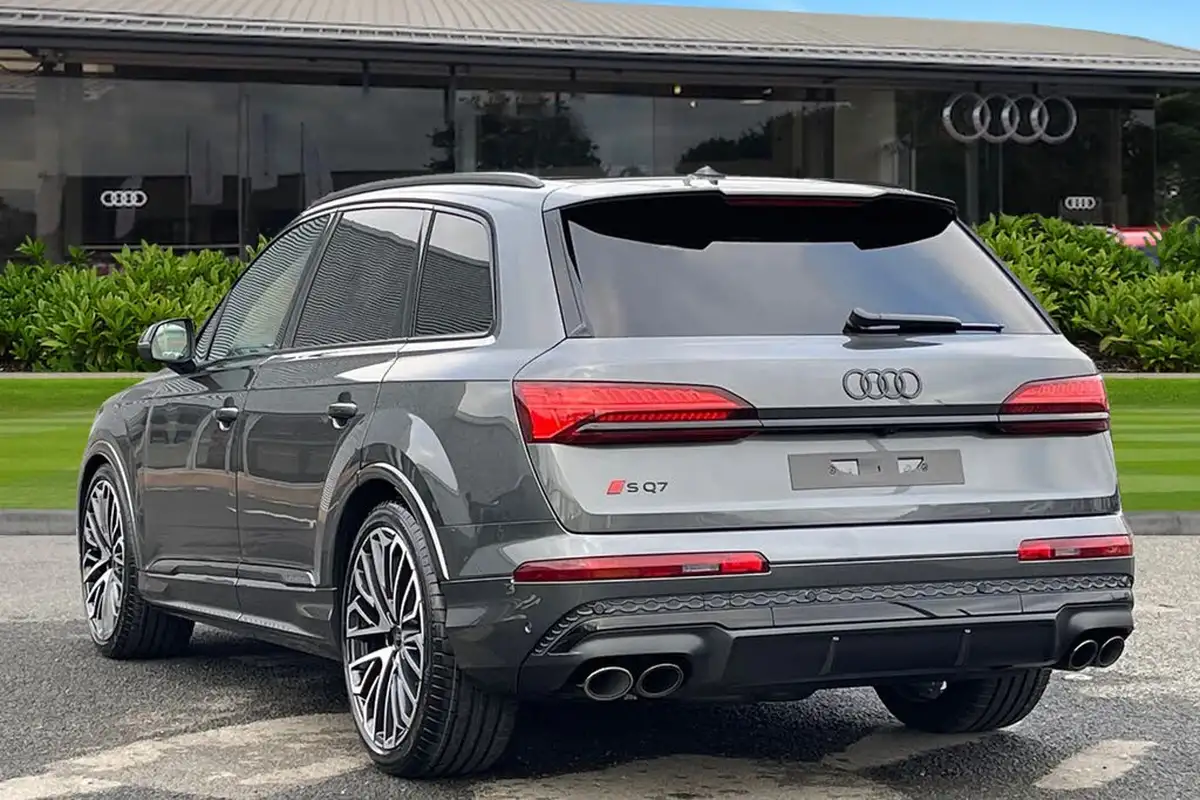 2025-audi-sq7-40-tfsi-black-edition-big-1