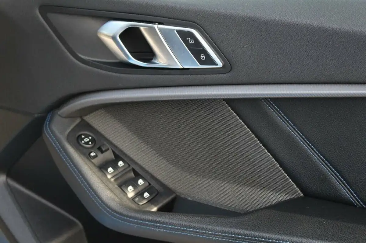 2020-bmw-1-series-20-m135i-xdrive-big-13