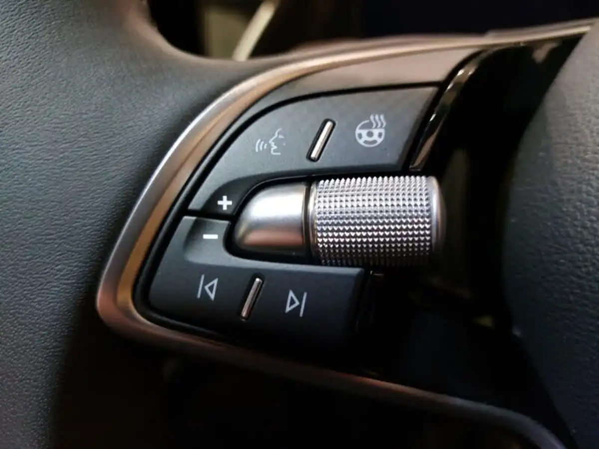 2024-skoda-octavia-15-tsi-e-tec-first-edition-estate-big-12
