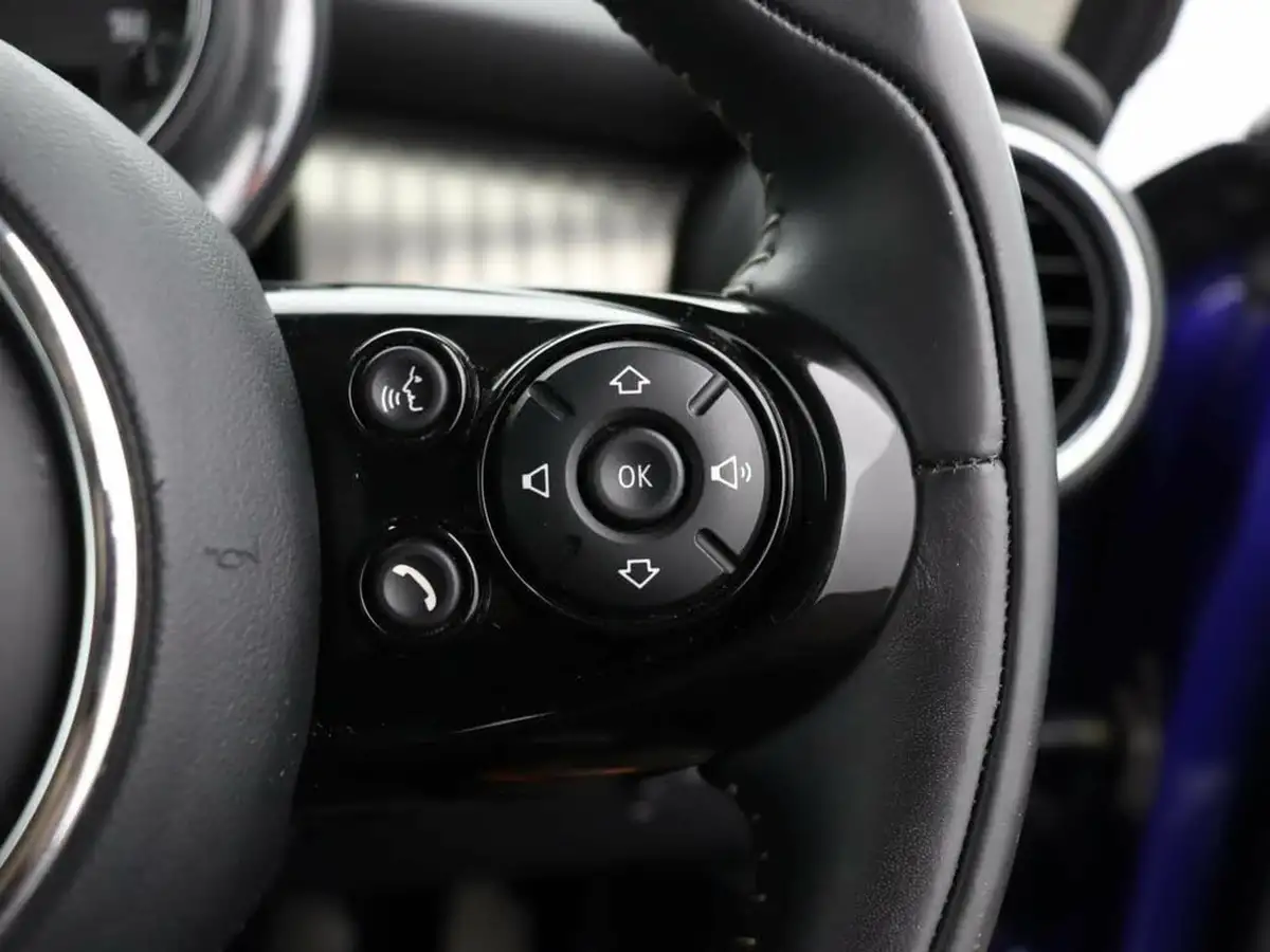 2019-mini-cooper-15-cooper-exclusive-134bhp-hatchback-3d-big-15
