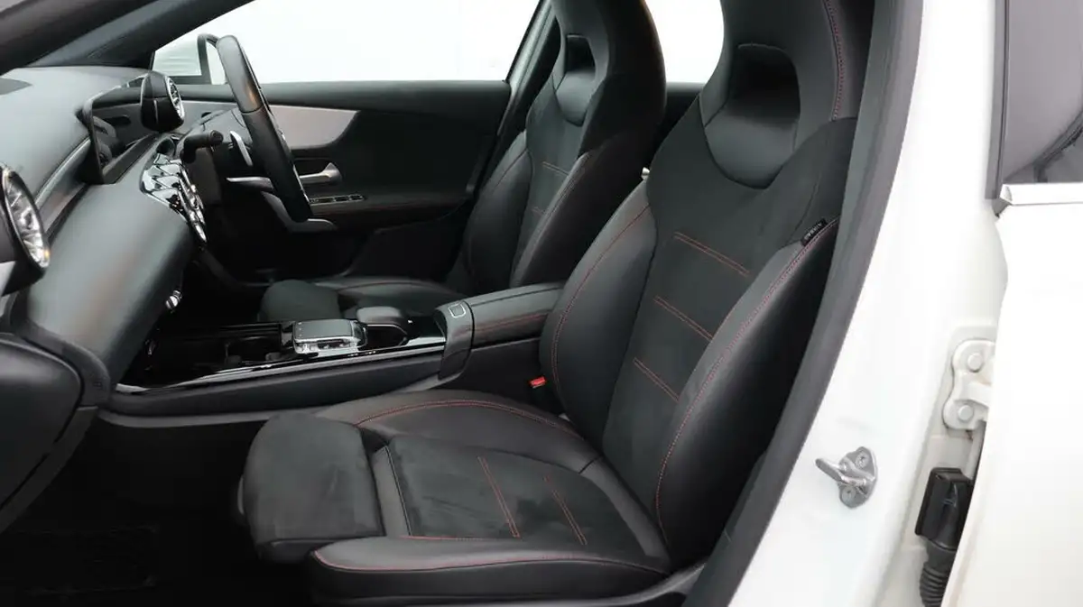 2018-mercedes-benz-a-class-13-a200-amg-line-premiumss-hatchback-5d-7g-dct-big-14