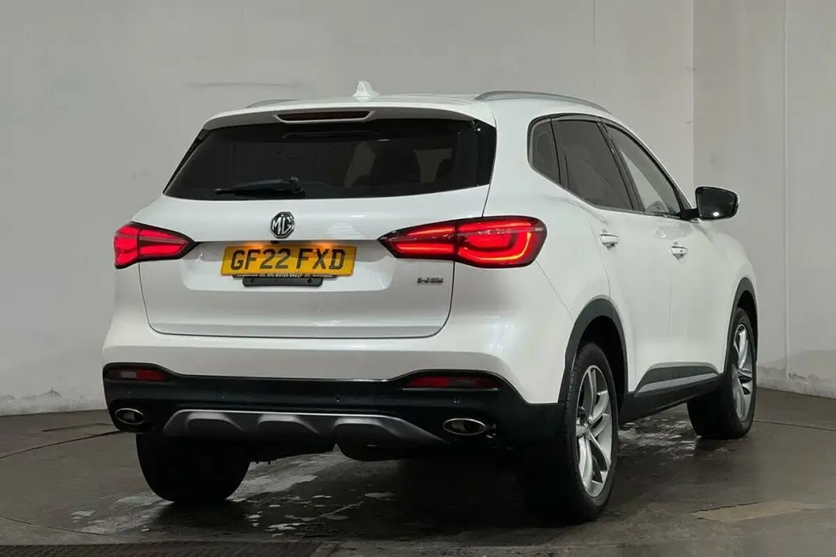 2022-mg-hs-15t-gdi-excite-162ps-big-14