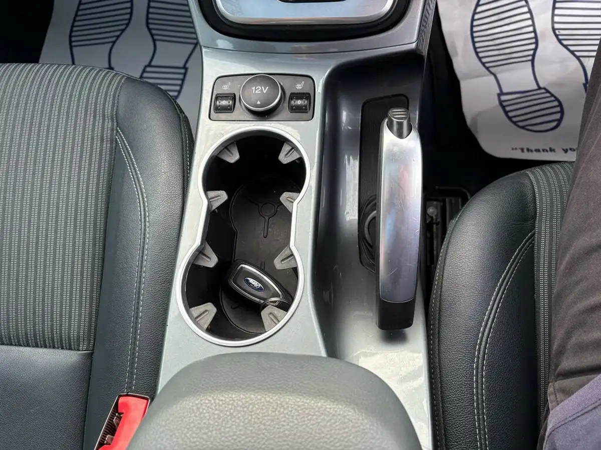 2013-ford-c-max-20tdci-titanium-x-powershift-big-16