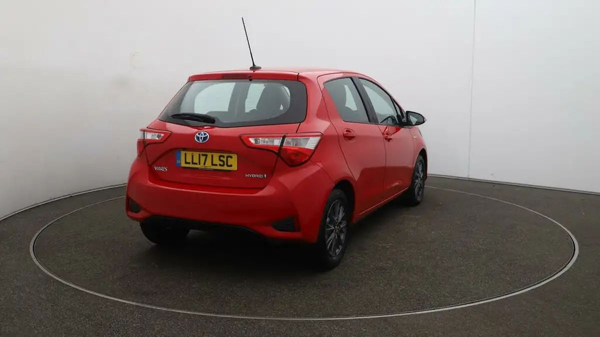 2017-toyota-yaris-15-vvt-i-icon-98bhp-hybrid-e-cvt-big-46