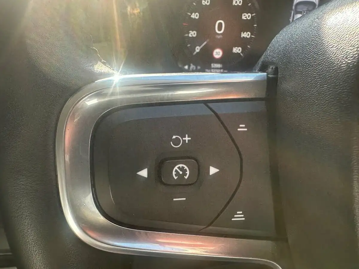 2019-volvo-xc40-20td-d3-inscription-geartronic-big-35
