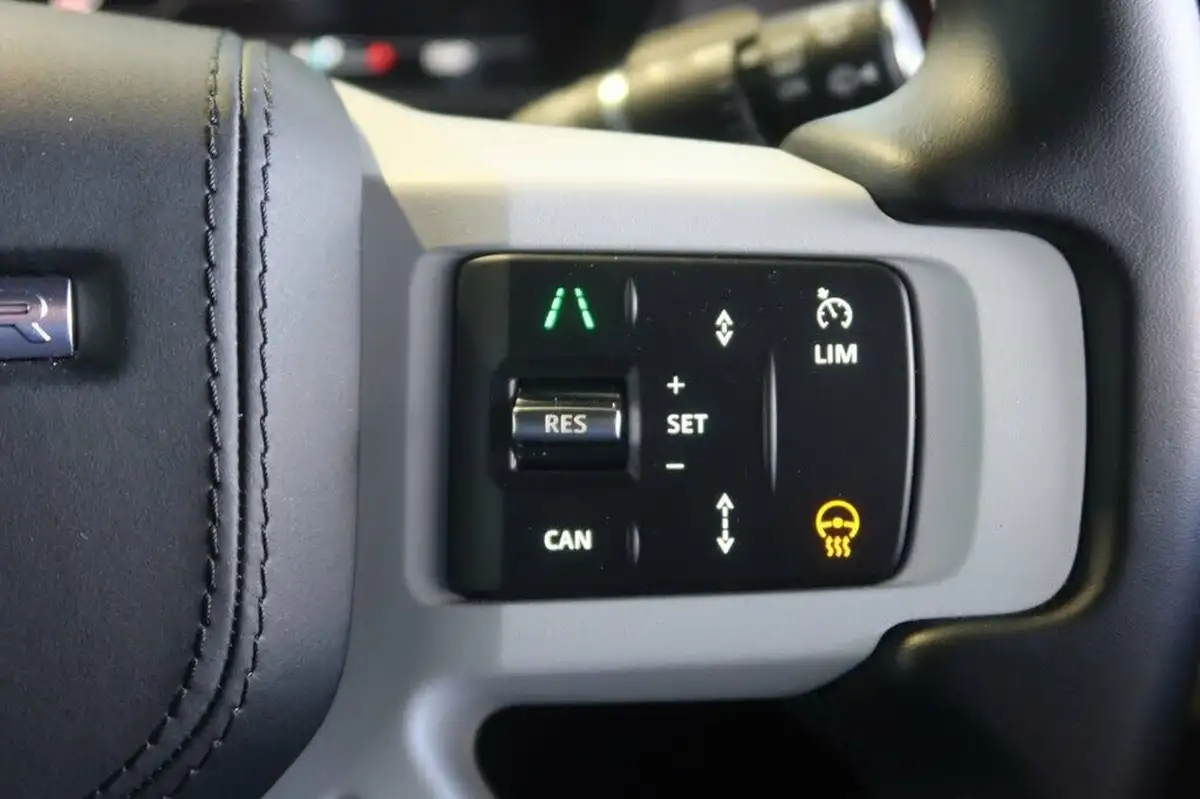 2024-land-rover-90-defender-30-d350-x-dynamic-hse-big-17