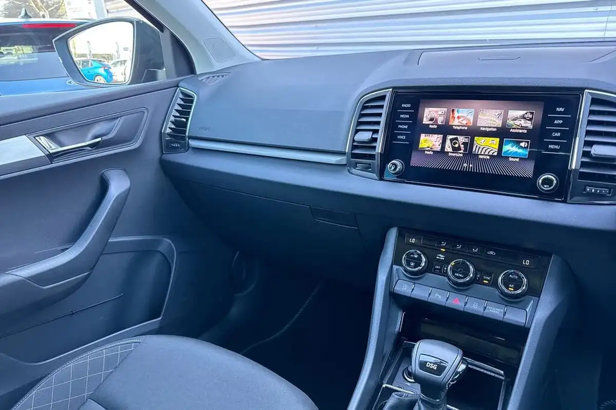 2022-skoda-karoq-15-tsi-se-technology-dsg-big-19