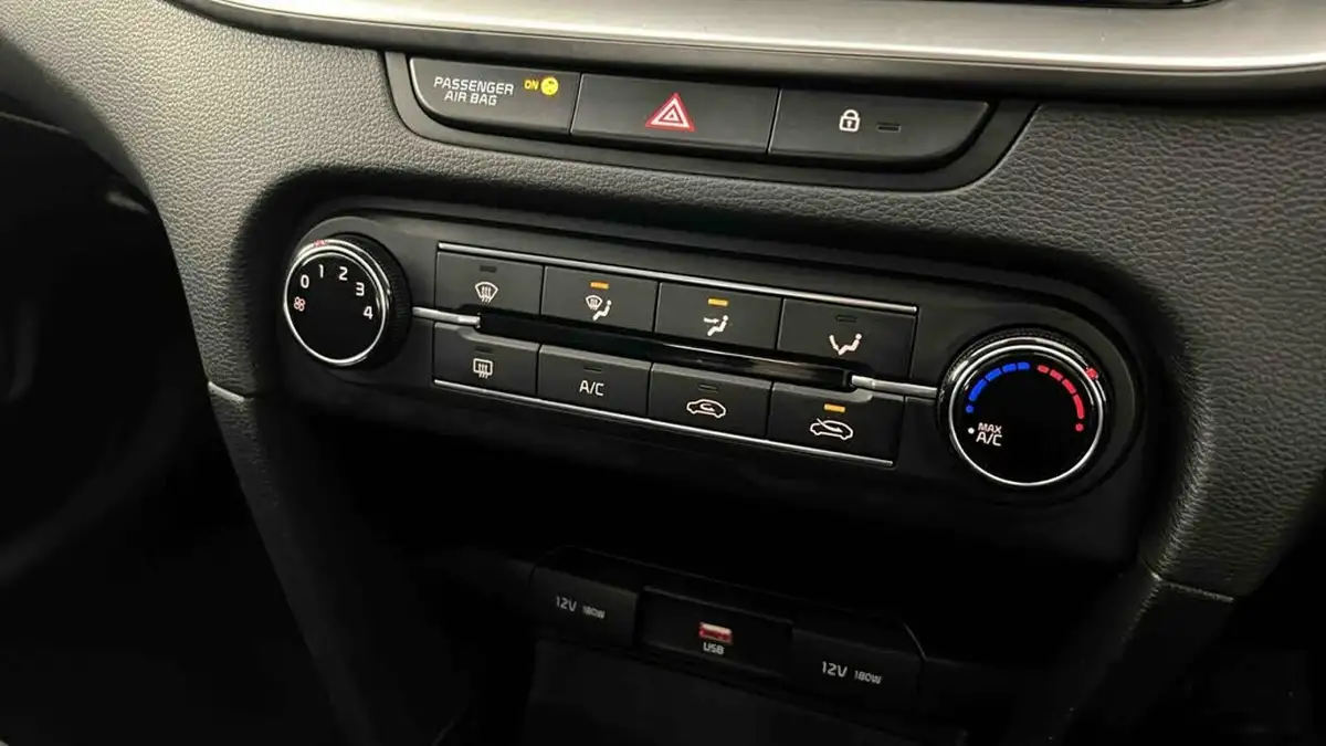 2020-kia-ceed-10-t-gdi-2-hatchback-big-23
