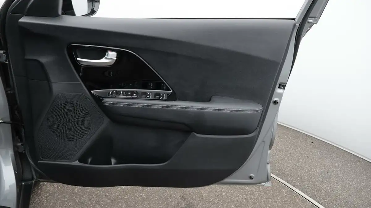 2022-kia-niro-16-gdi-3-156kwh-big-15