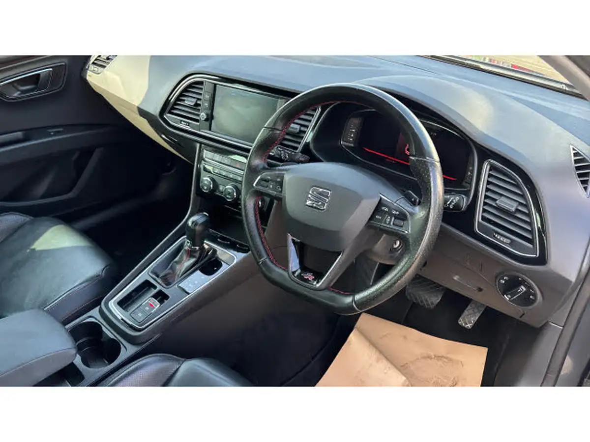 2019-seat-leon-20-tsi-fr-sport-hatchback-big-10
