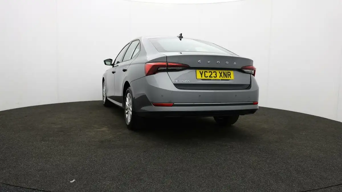 2023-skoda-octavia-10-tsi-se-110ps-hatchback-big-1
