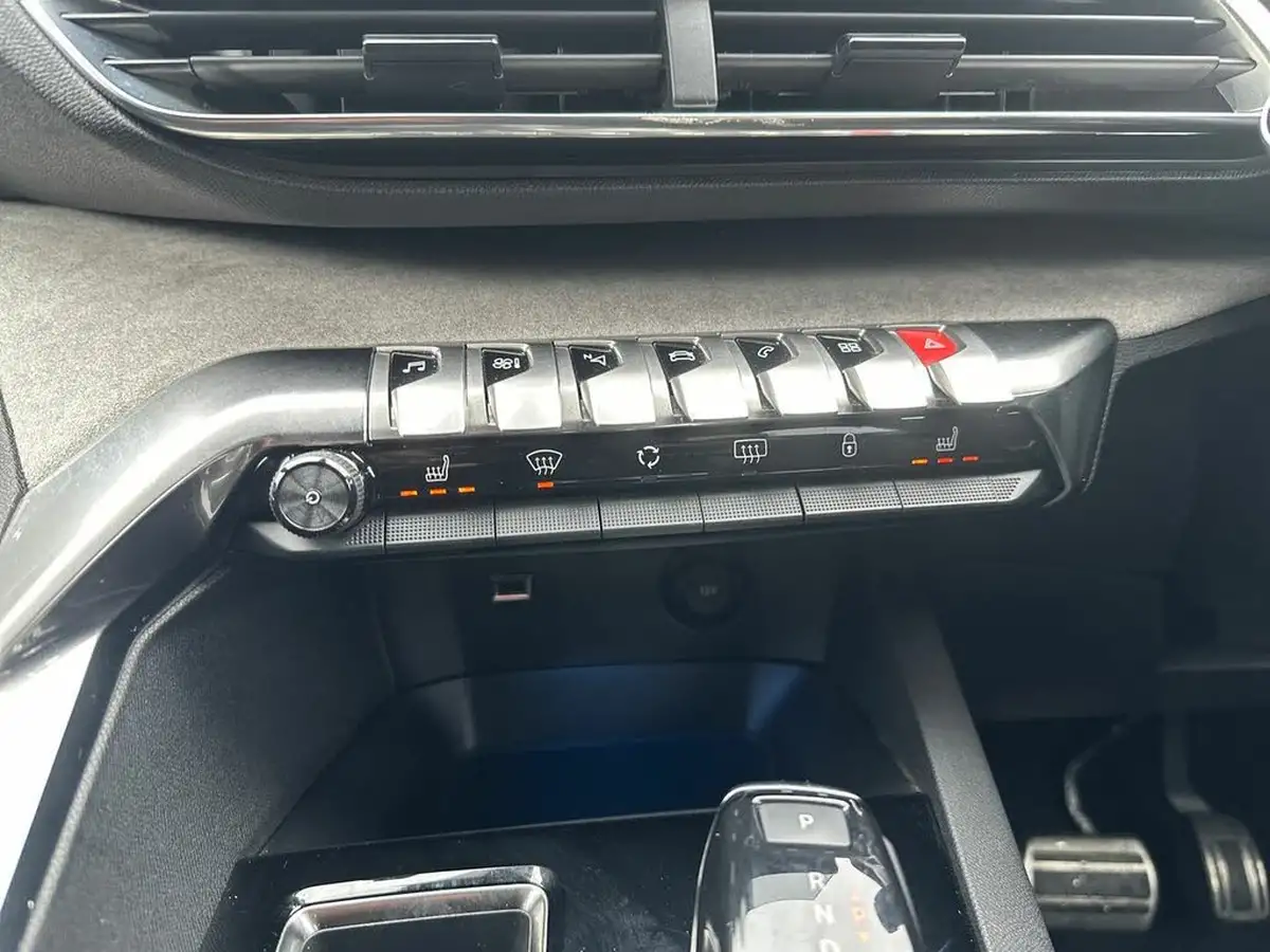 2021-peugeot-3008-suv-16-puretech-gt-premium-180bhp-ss-eat8-big-23