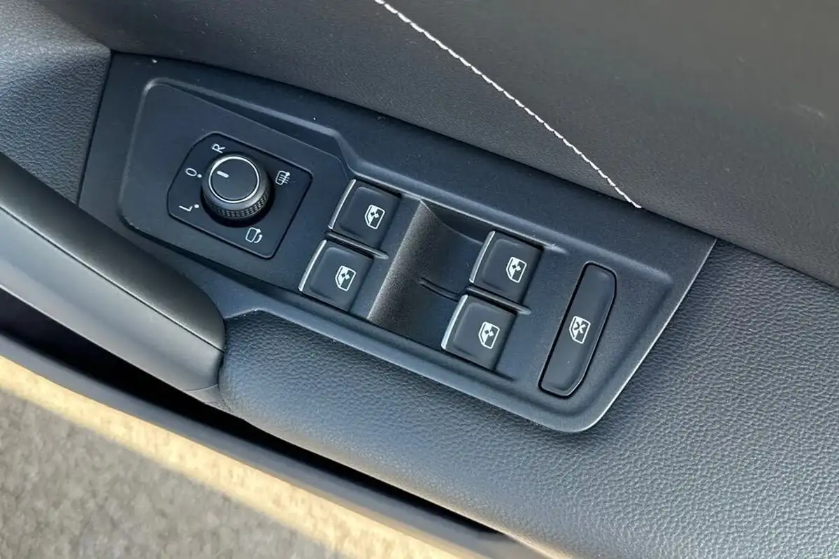 2023-volkswagen-tiguan-15-tsi-r-line-edition-big-20