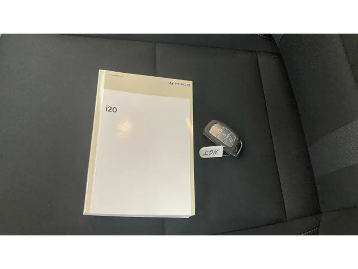 2025-hyundai-i20-10-t-gdi-ultimate-dct-big-18