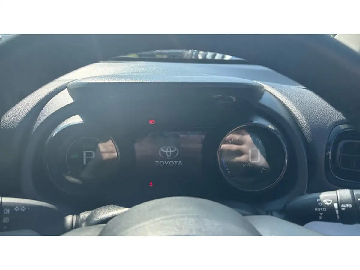 2023-toyota-yaris-15-vvt-i-excel-big-8