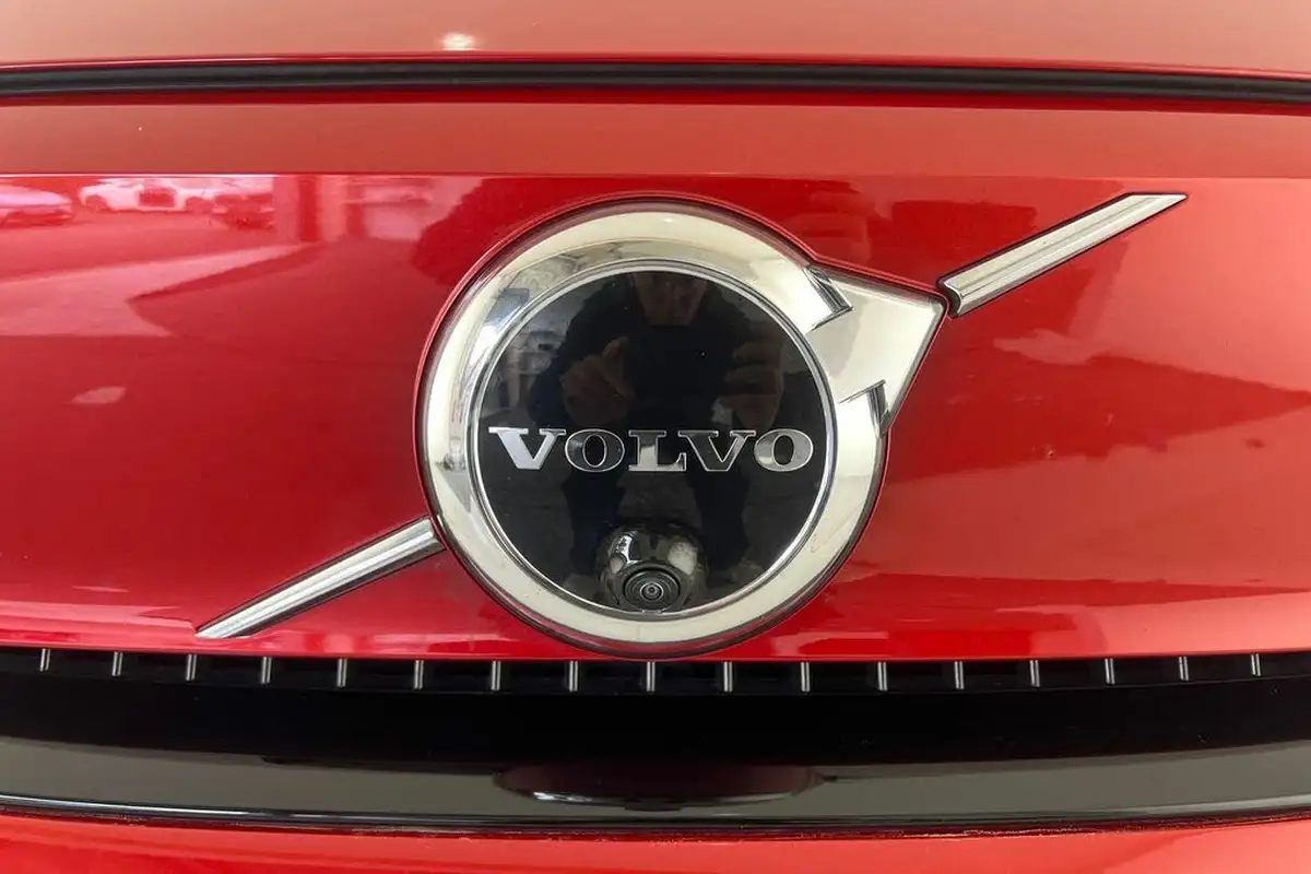 2022-volvo-c40-e-twin-recharge-pro-big-37
