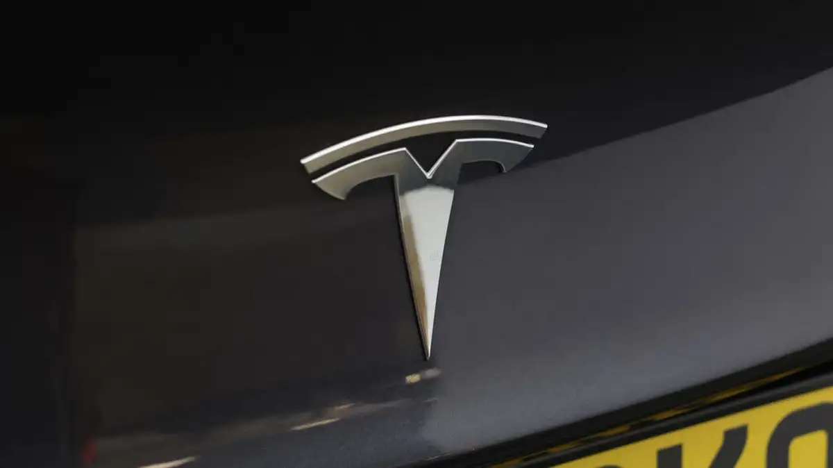 2021-tesla-model-3-e-standard-plus-big-19