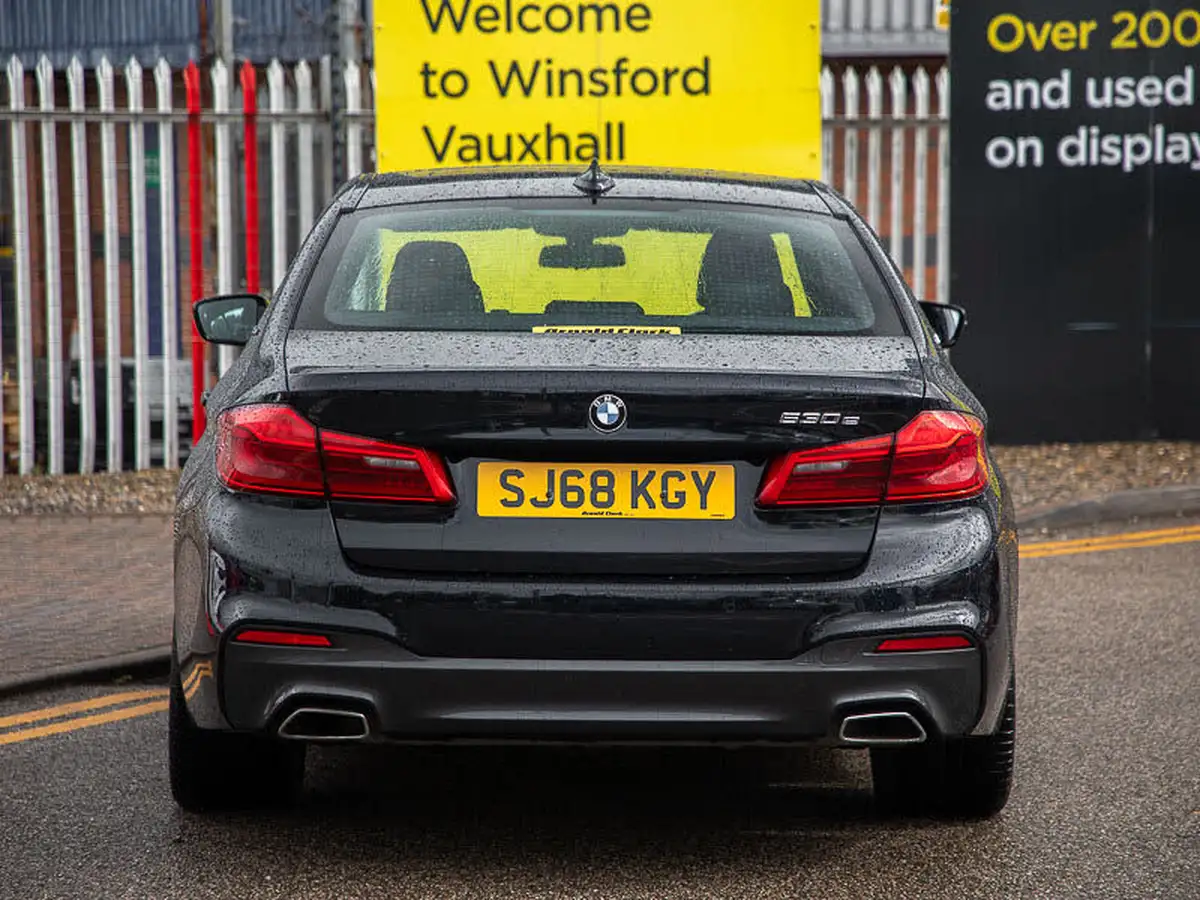 2018-bmw-5-series-20-530e-m-sport-big-11