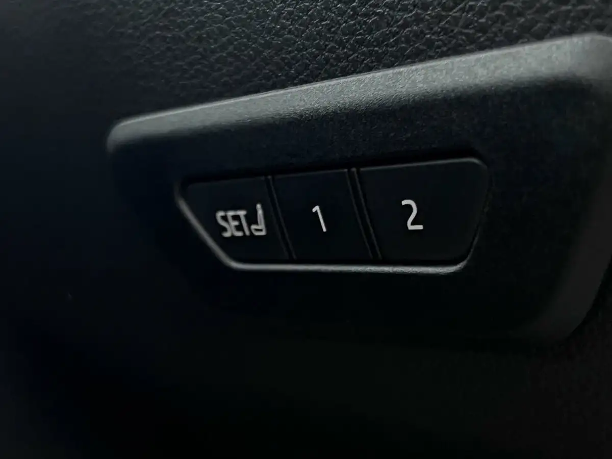 2024-toyota-c-hr-20-vvt-i-premiere-edition-big-18