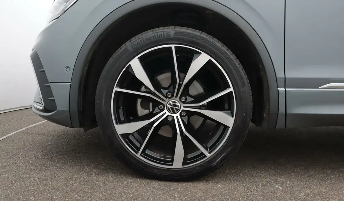 2024-volkswagen-tiguan-allspace-15-tsi-r-line-big-18