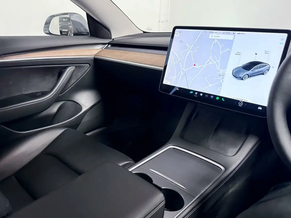 2021-tesla-model-3-e-long-range-awd-big-23