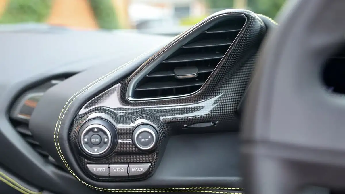2016-ferrari-488-39-488-spider-big-40