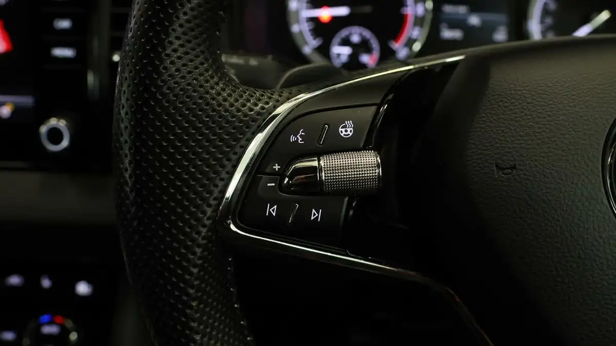 2021-skoda-karoq-20tdi-sportline-150ps-4x4-dsg-big-22