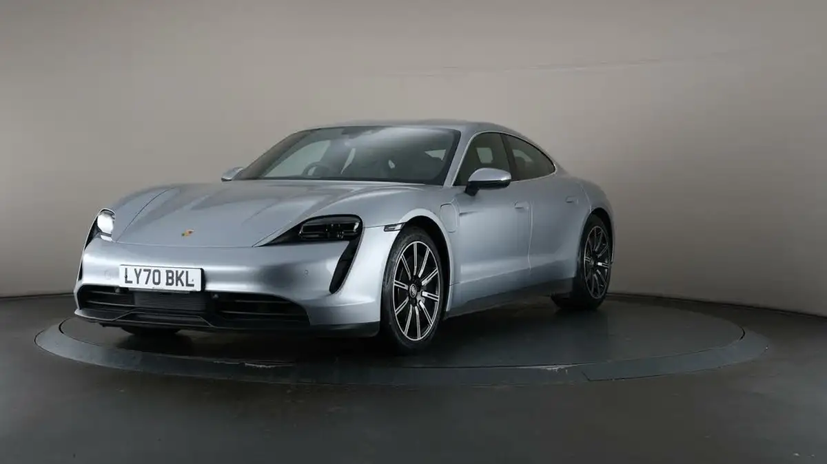 2020-porsche-taycan-e-4s-530ps-big-44