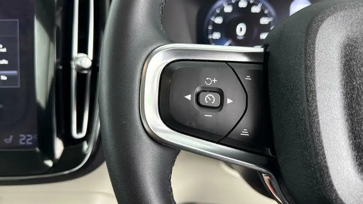 2022-volvo-xc40-15-t5-inscription-pro-big-22