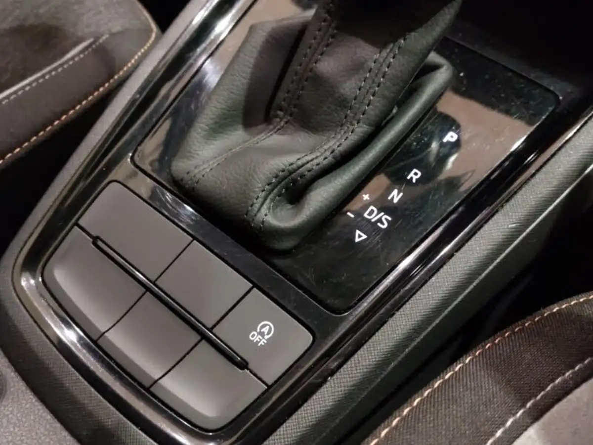 2021-skoda-kamiq-10-tsi-se-l-109ps-dsg-big-15