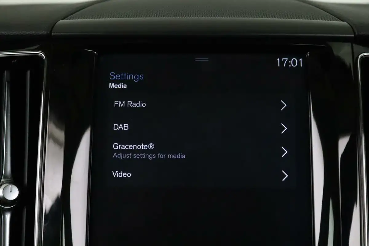 2019-volvo-xc60-20-t5-momentum-big-37